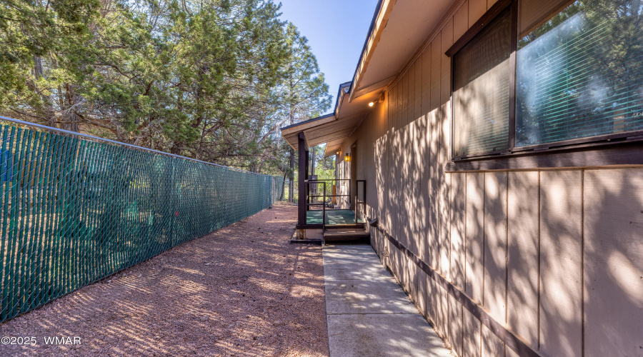 Privacy fence