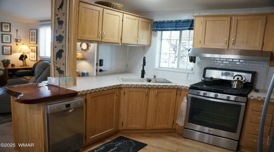 002 Kitchen 2