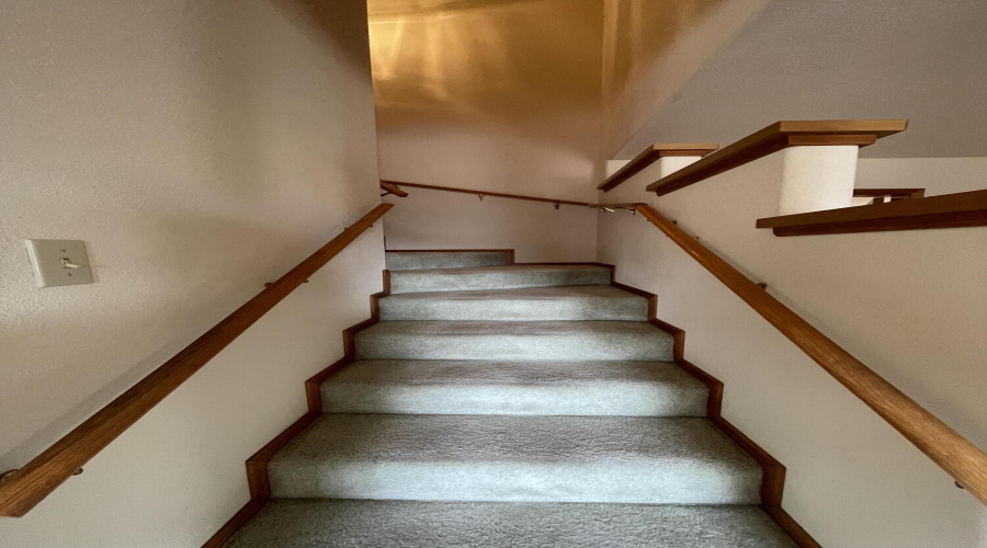 stairs to master