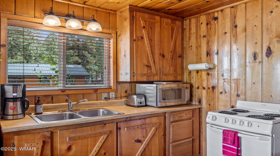 WillowCabin-Greer-AZ-11