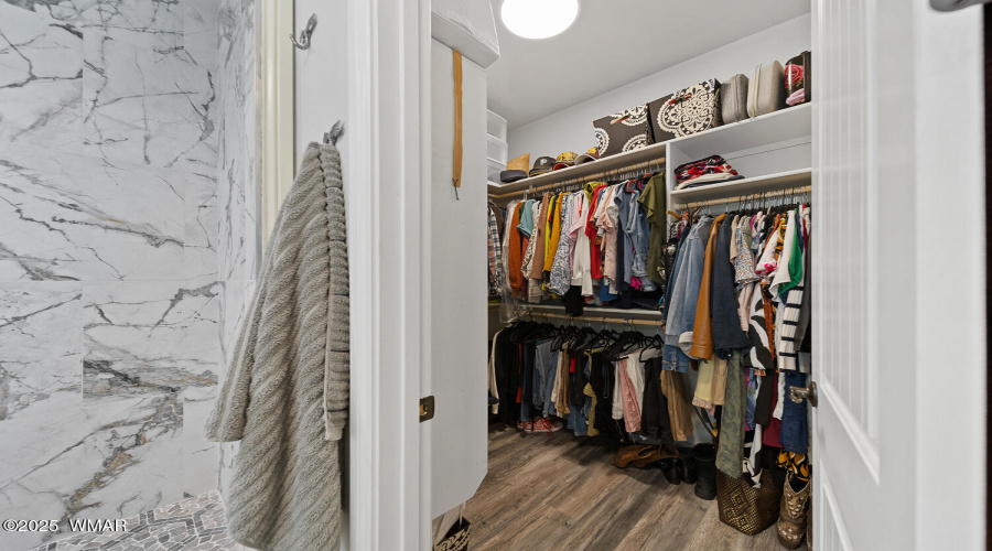 Walk-in Closet