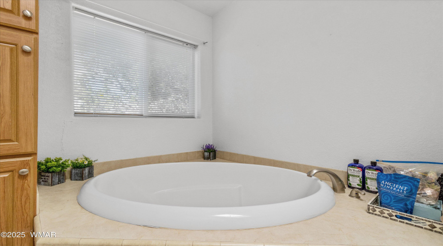 Primary soaking Tub