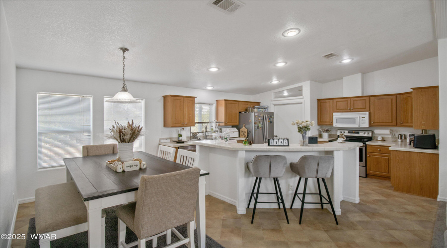 Dining/Kitchen