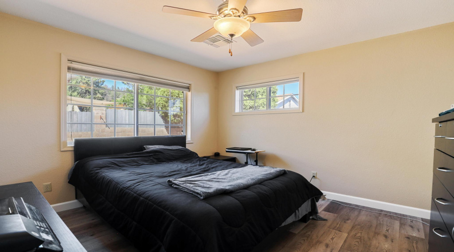 Upstairs secondary bedroom