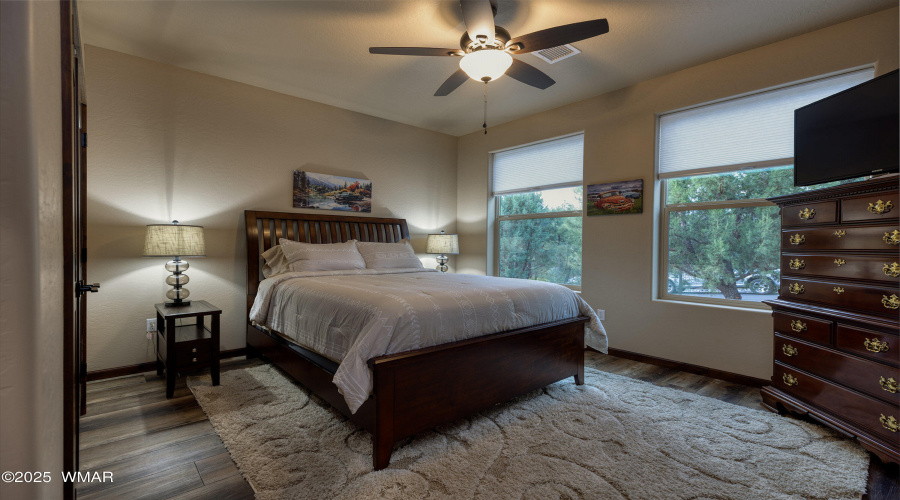 Light & bright guest room