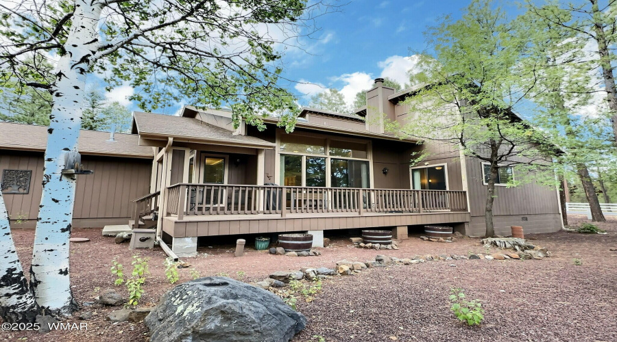 5712 Spruce Cir