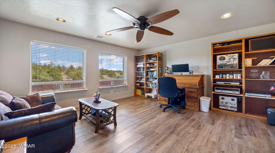 Bedroom #4/Office