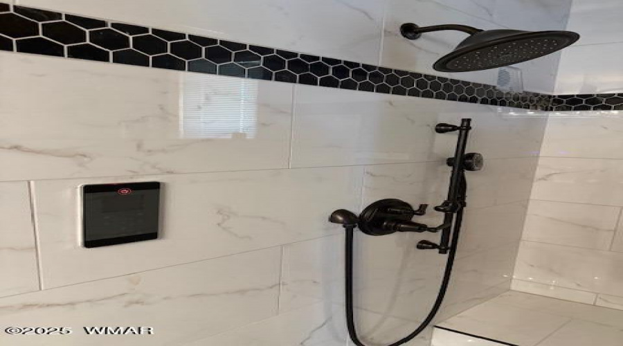 close up controls primary shower