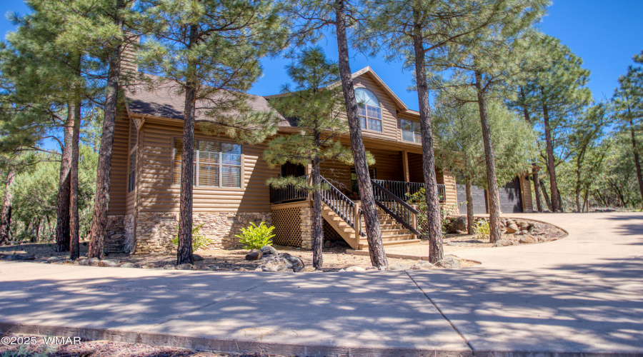 915 Lakeshore Drive