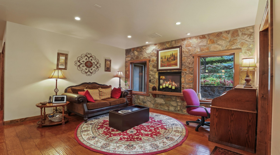 Sitting area off Kitchen