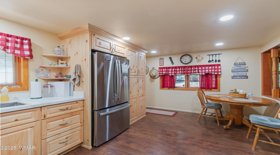 Eat-In Kitchen