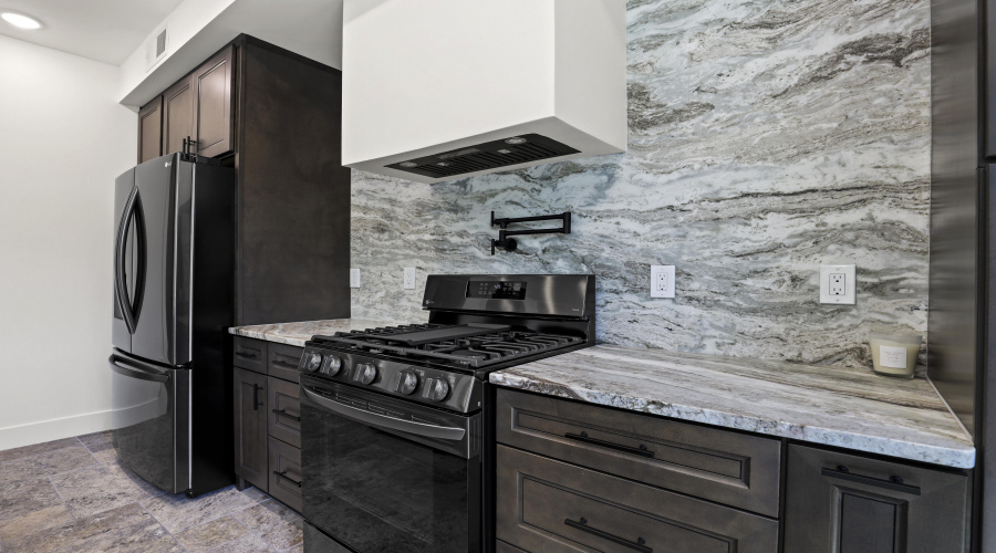 Refrigerator & Range