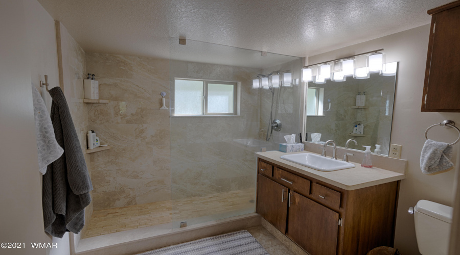 AP1A8282_HDR