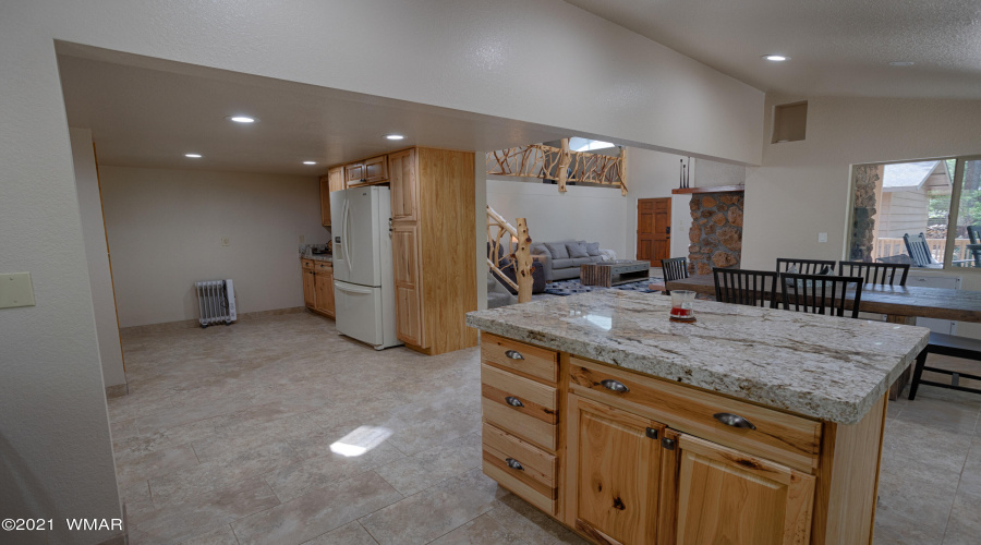 AP1A8303_HDR