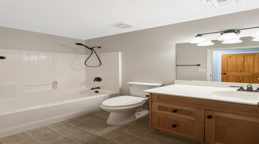 23 - Hall Bathroom