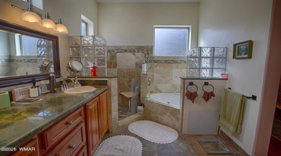 Leon master bath 3