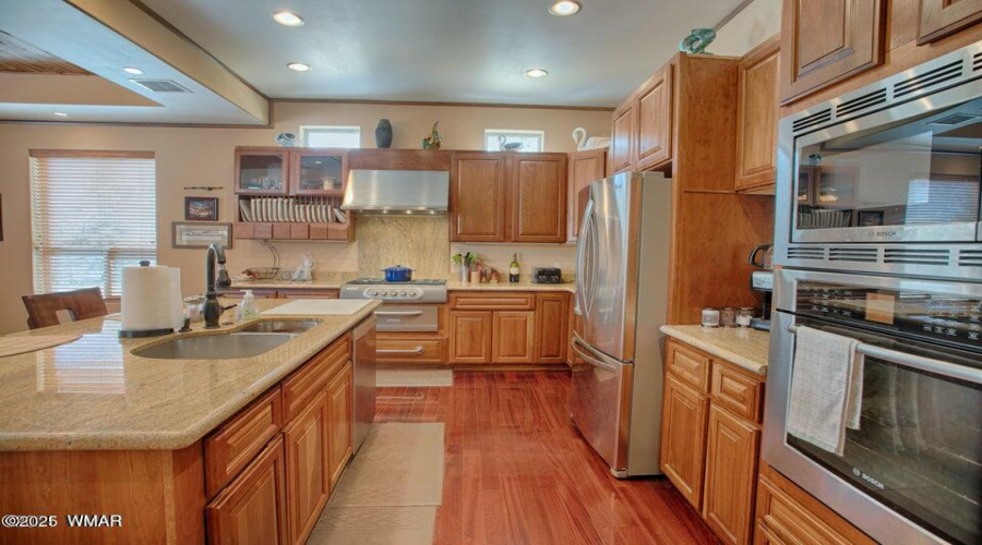 Leon kitchen 2
