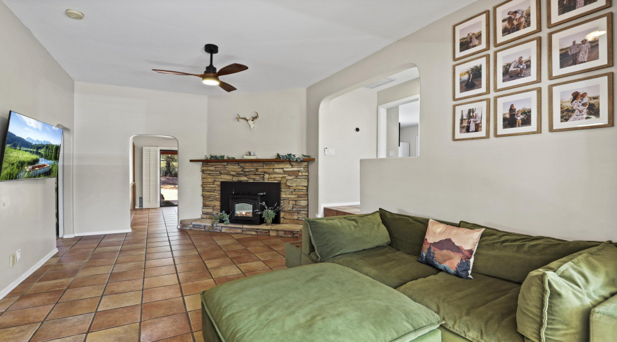 511 N Hemlock Circle Great Room 2