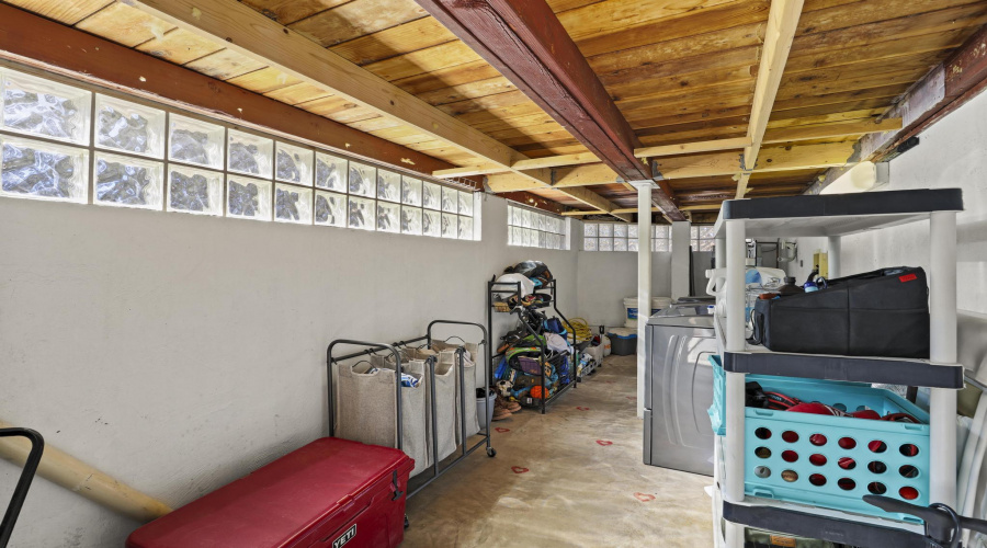 511 N Hemlock Circle Laundry and  Storag