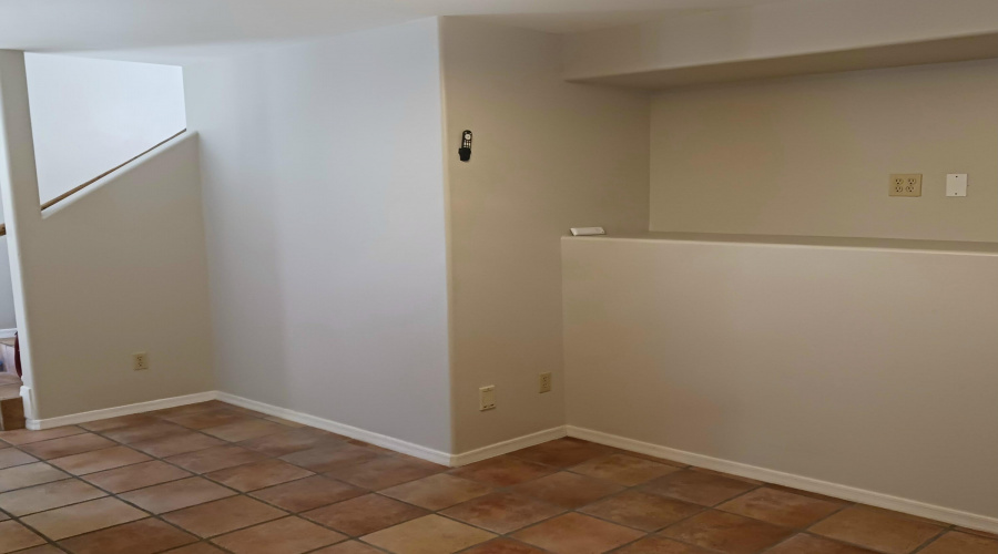 511 N Hemlock Circle Foyer Alcove 2