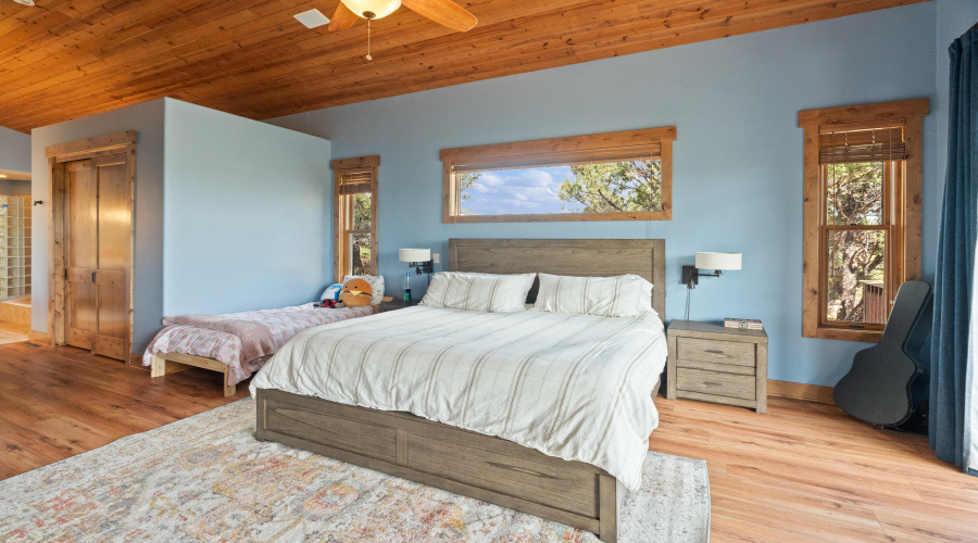 Primary bed