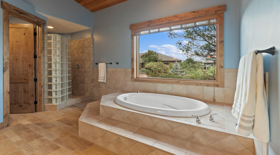 Bathroom suite