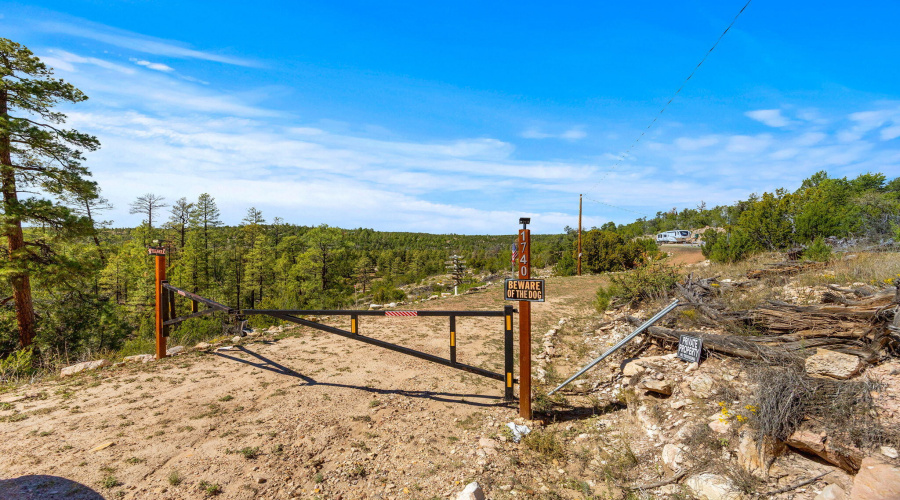 1740EskimoLn-HeberOvergaard-AZ-2
