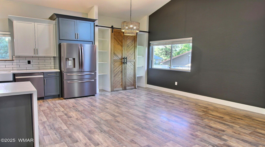 221 N Canyon Loop