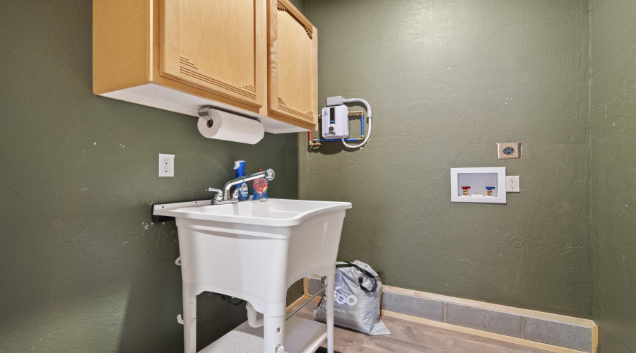 2nd laundry area in garage