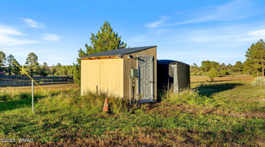 Well House & Storage Tank
