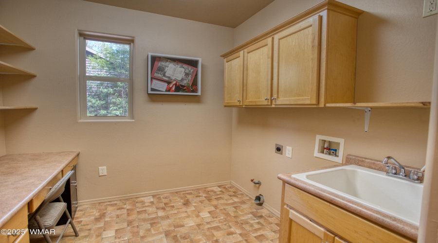 Laundry room /desk