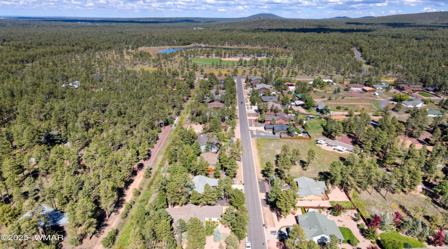 Close to park/lake