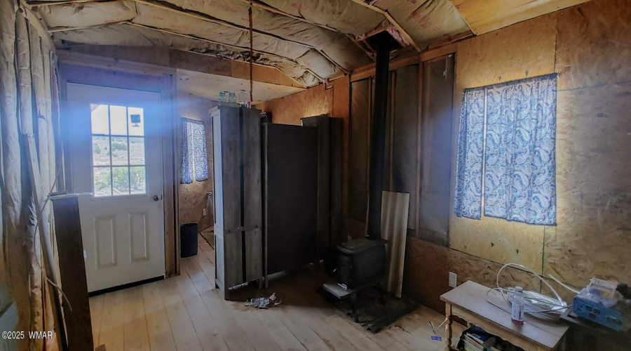 0828251128a_HDR