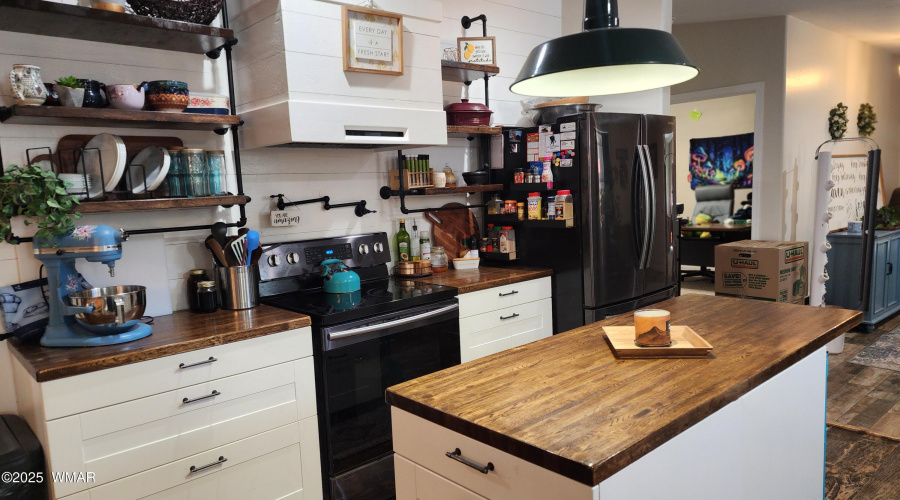 TRACEE REYNOLDS (57)