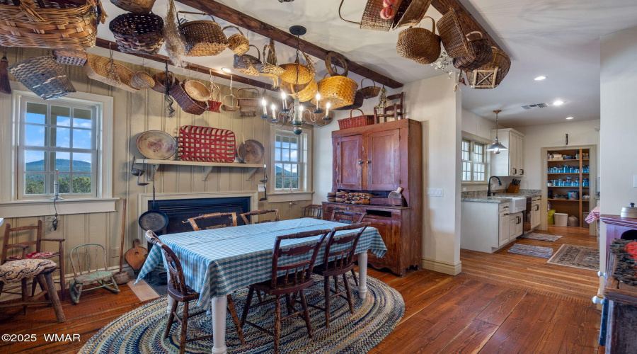 Breakfast Room