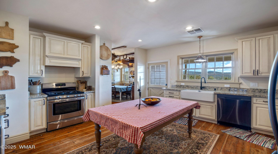 Country Kitchen