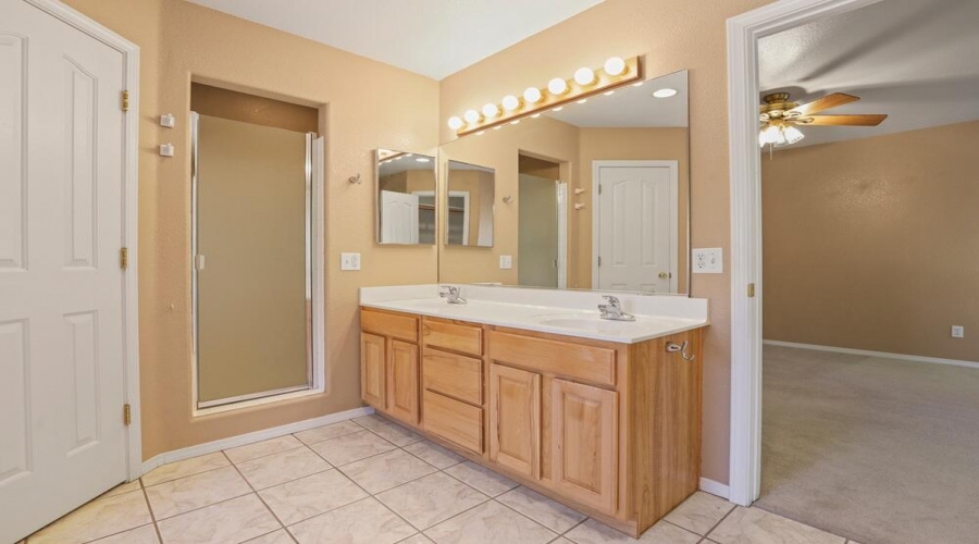 Master Bathroom (2)