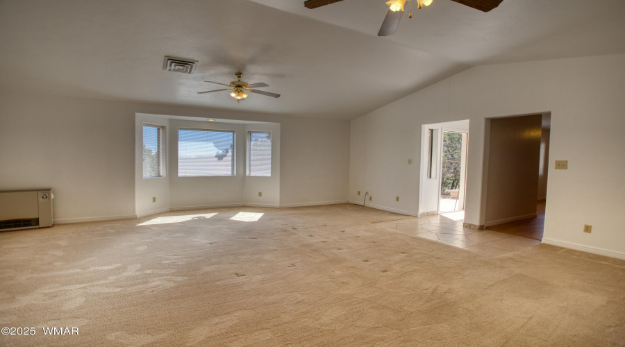 005_Large living area