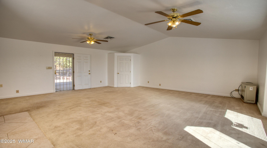 006_Large living area