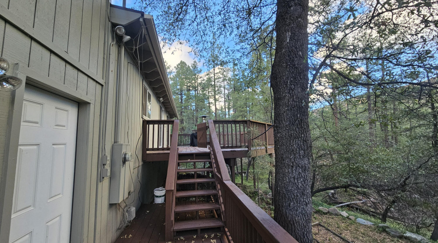 FRONT DECK STAIRWAY