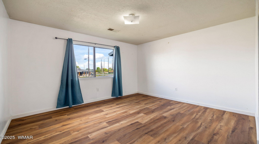 1095W7thLn-Eagar-AZ-18