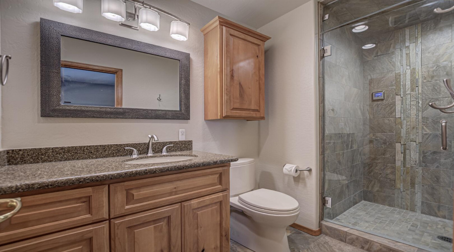 Guest En Suite Bathroom