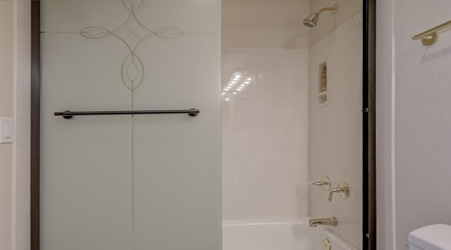 Guest En Suite Bathroom