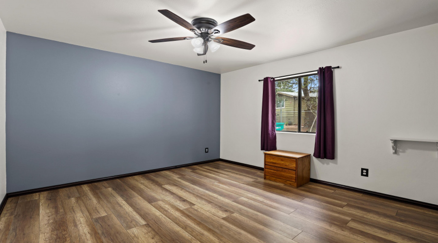 Guest Bedroom (1)