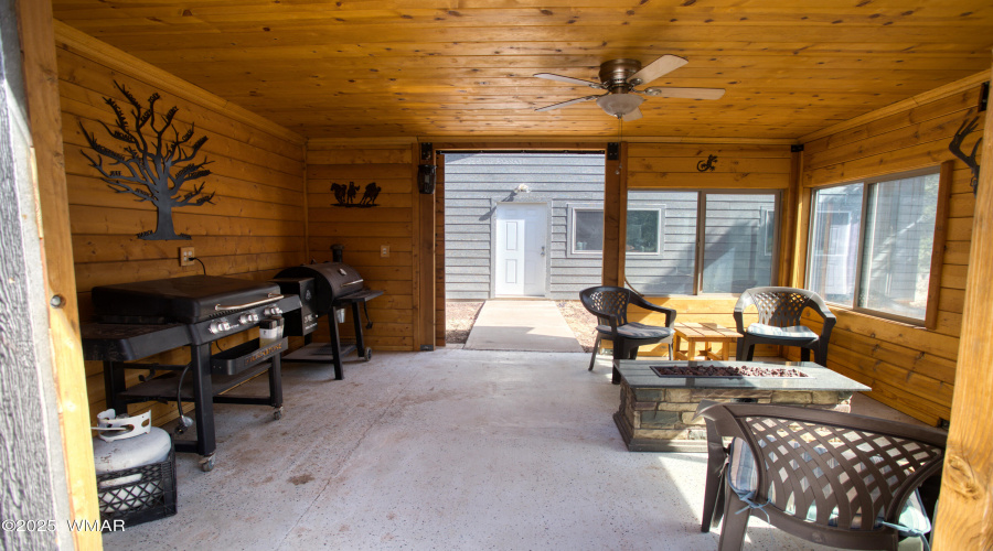 33 BBQ AREA