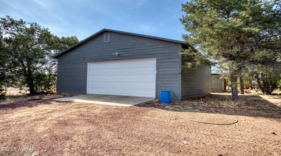34 GARAGE