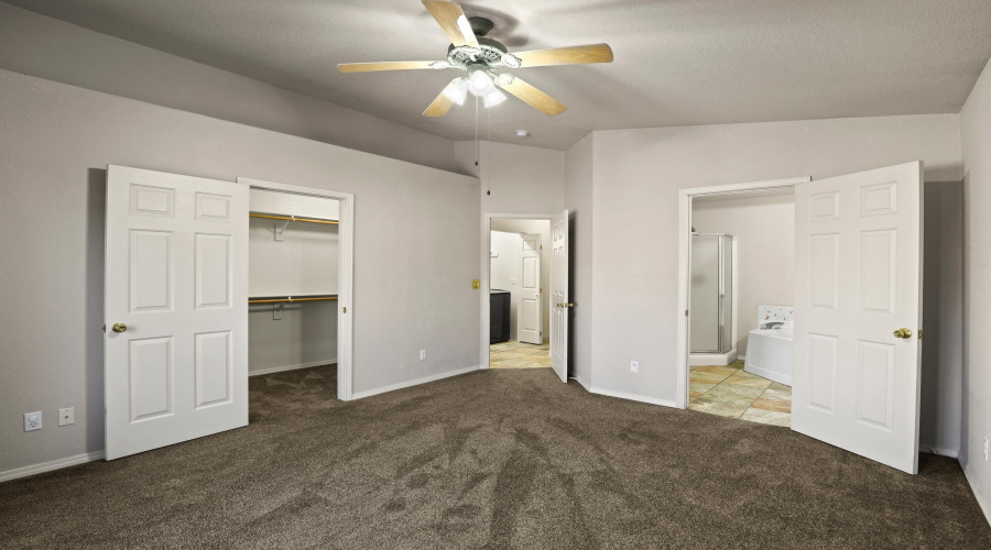 Master Bedroom (2)
