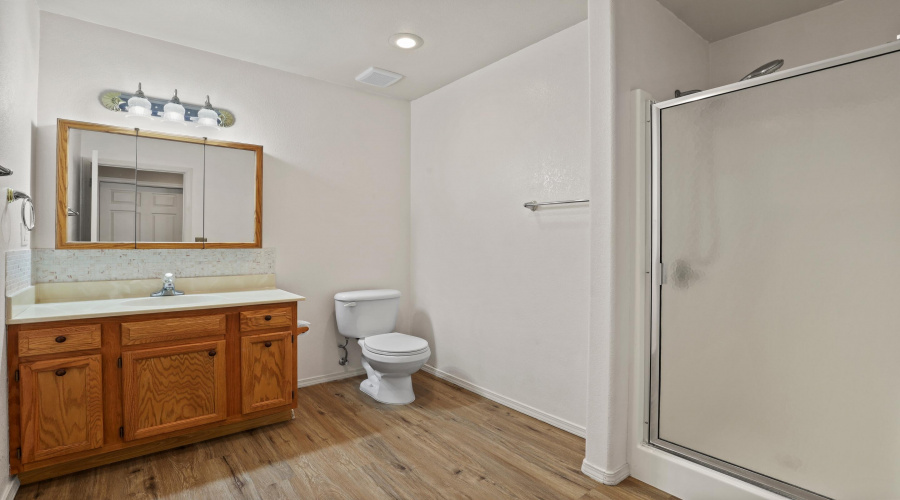 Guest Bathroom 2