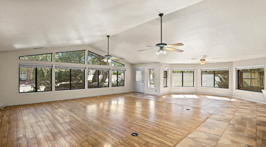 Living Room (2)