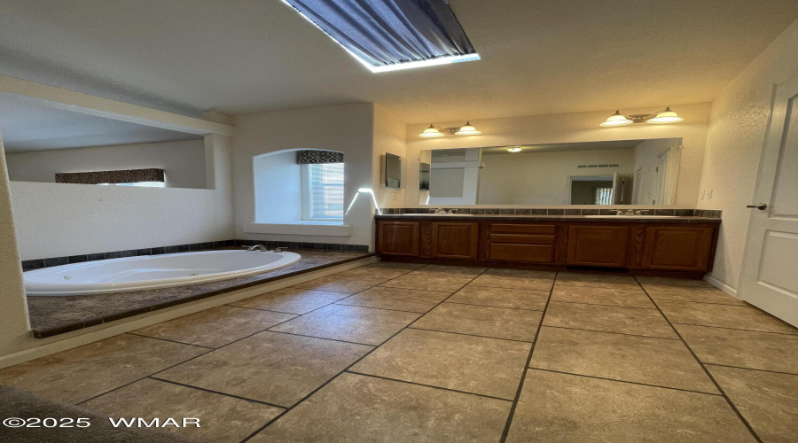 121 W. 10th, Eagar
